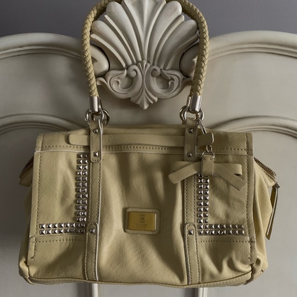 Guess purse - Picture 1 of 4